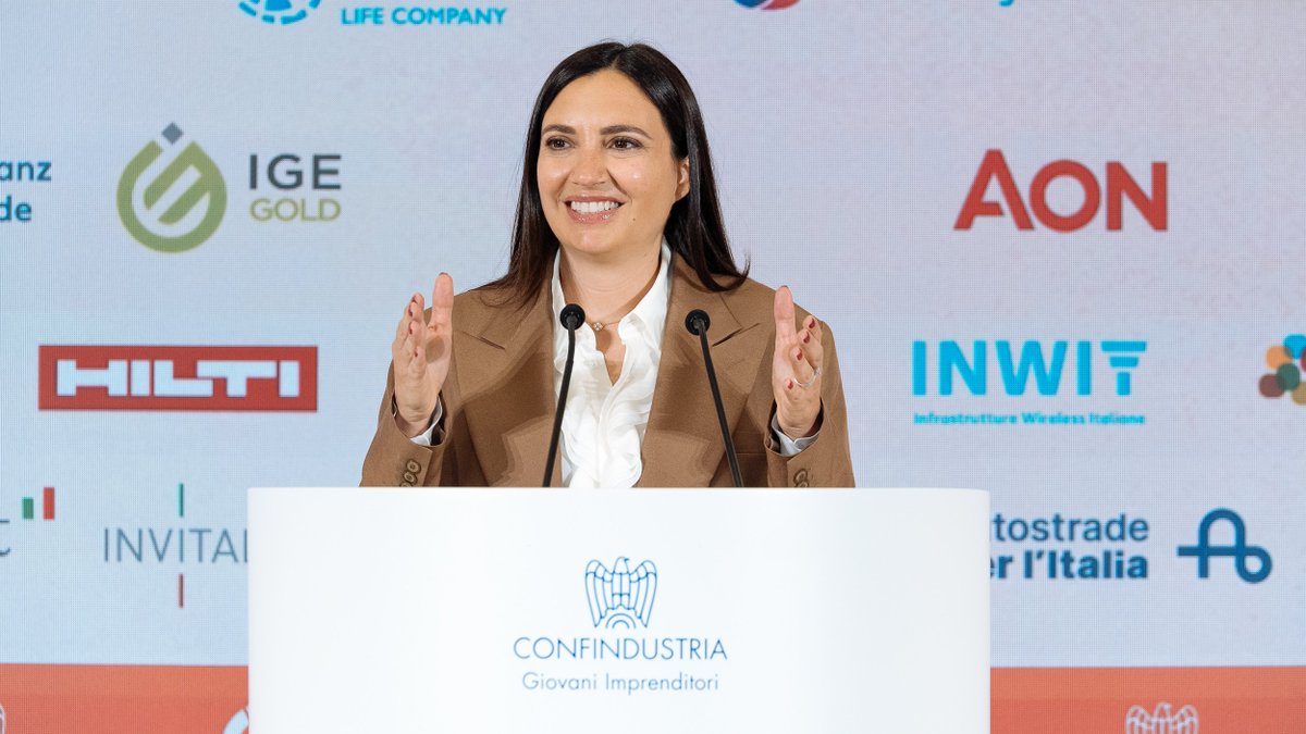 Un Paese competitivo favorisce la produttività. La crescita delle aziende dipende dagli investimenti in processi e prodotti innovativi e dalle competenze dei lavoratori, due fattori che insieme fanno crescere la produttività. Se cresce la produttività crescono i salari #Rapallo25