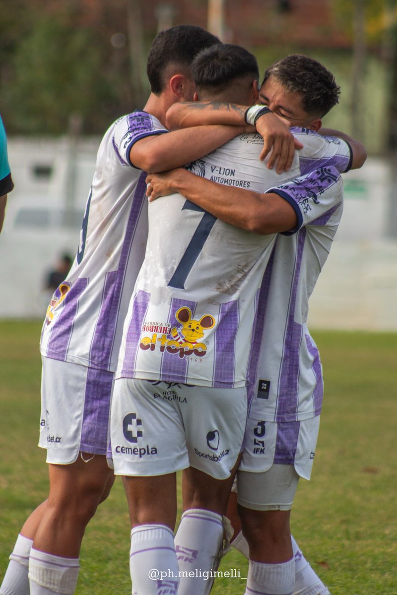 SacachispasOK's tweet image. Hoy no vas a poder cambiar el mundo, no vas a poder levantarte a tu amor imposible ni lograr que tu jefe no tenga cara de culo...

Pero si vas a poder hacer algo realmente extraordinario: Hacerte socio/a de Saca entrando  acá  👇

futbol.passline.com/sacachispas/

Sumate a esta locura 💜