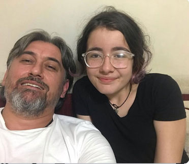 📌İstanbul Pendik’te 18 Mayıs’ta yolun karşısına geçmek isteyen Işıl Öykü Dinç (14), trafik kazası sonucu yaşamını yitirdi. 

📌Olayın ardından otomobilin sürücüsü olduğu öne sürülen Ömer Faruk B. tutuklanırken, 48 saat sonra serbest bırakıldı. 

📌Ömer Faruk B. hakkında