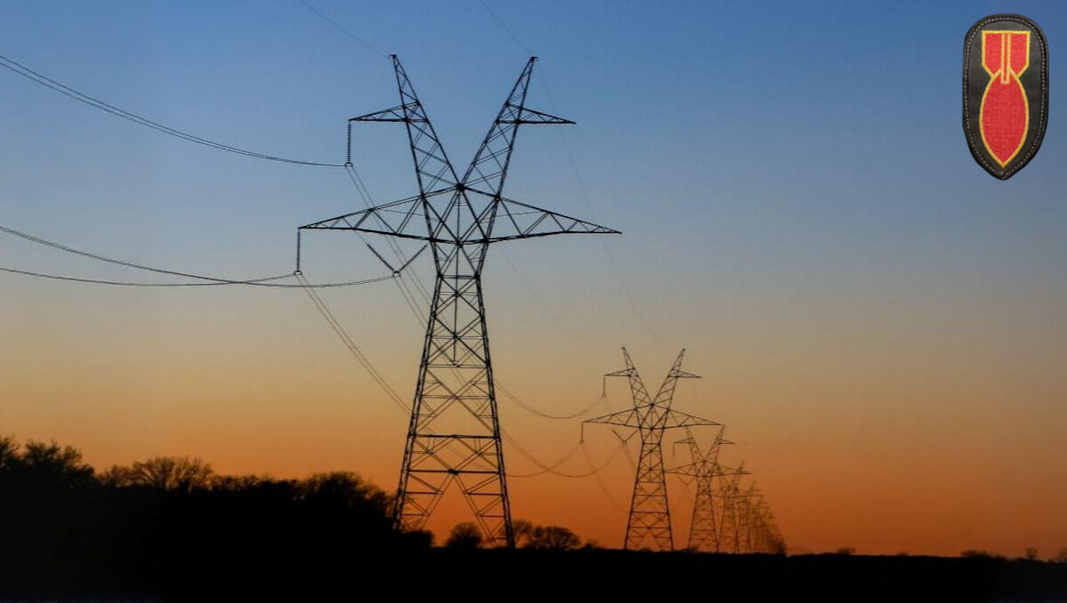 #Drones threaten U.S. space &amp; air defense by targeting power, comms &amp; halting #intel. Expect "dudfields" from future swarms. Fred Corcoran stresses combined #EOD, #SpaceForce &amp; #AirDefense Artillery tng or risk greater damage #WAR_ROOM

bit.ly/4441HTj