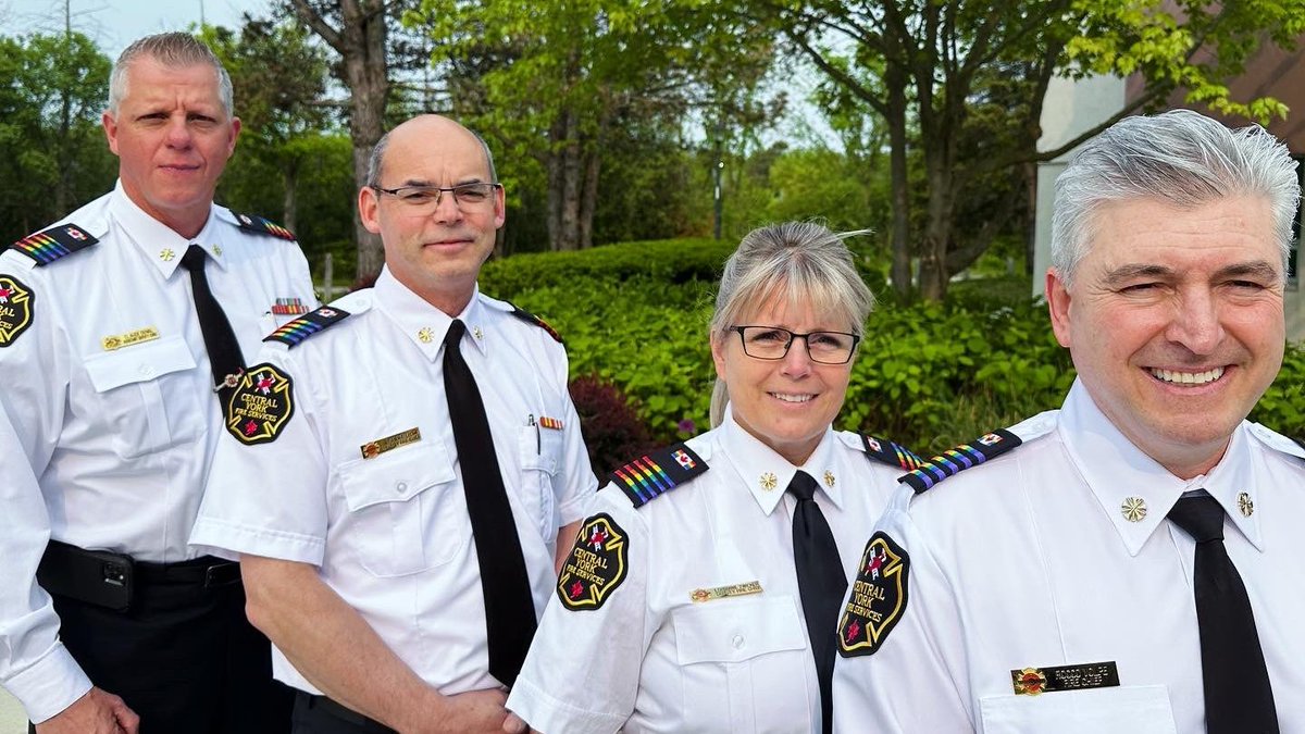2025 marks our second year of department-issued #pride epaulettes. 🌈
Members of CYFS who opted to add the rainbow to their uniform are proudly supporting for the month of June!
🏳️‍🌈🏳️‍⚧️Happy Pride to our residents! 🏳️‍⚧️🏳️‍🌈
We hope to see you at the #YorkPride parade on JUNE 21.  Check