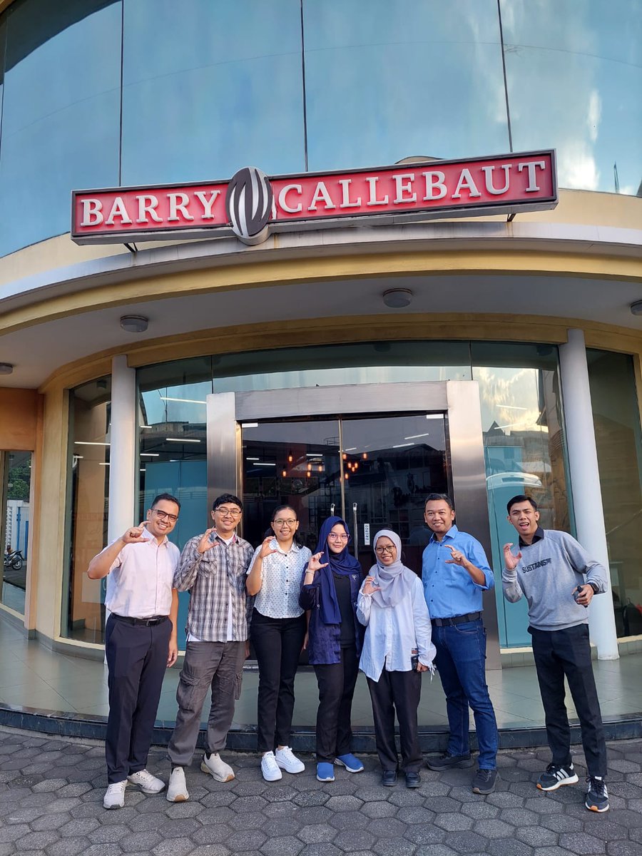 sapponification's tweet photo. i love BC so much, thanks for giving me countless great insights, priceless experiences, and homely work environment i've ever had!💗🍫 https://t.co/V6P3YfXGUC