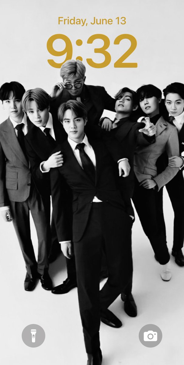 XianTannies's tweet photo. Put this on my phone screen since Day1 of their military service. And now they are back!!! I am so happy https://t.co/9rwLayOfwI