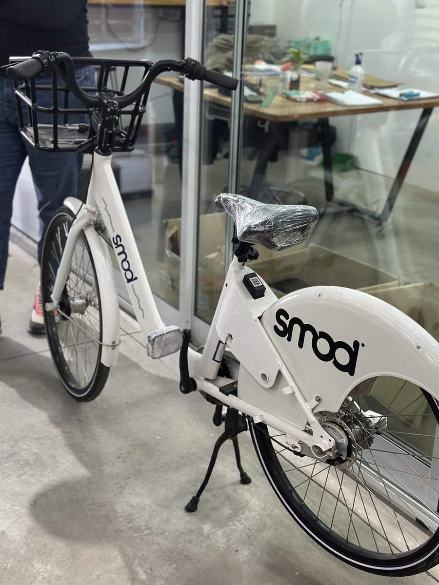 La agenda del primer día de CFI cerró con una visita a la planta industrial de <a href="/SmodBikeshare/">SMOD</a>, la empresa especializada en el desarrollo e implementación de bicicletas sustentables, fundada por <a href="/gasparmac/">Gaspar Mac</a>.

🥇Hito MAV 

♻️🌎 SMOD es una PyME de triple impacto que ofrece