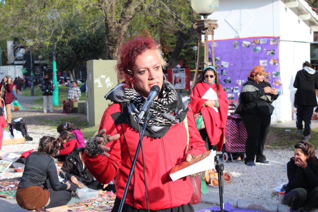 🇦🇷El 13 de junio de 2017 fallecía Maite Amaya. Luchadora trans, feminista, piquetera y anarquista cordobesa. Su historia de vida es un ejemplo de coherencia entre pensamiento y acción.

📣En esta nota de Alexis Oliva te compartimos su historia:
agenciapresentes.org/2017/06/15/mai…