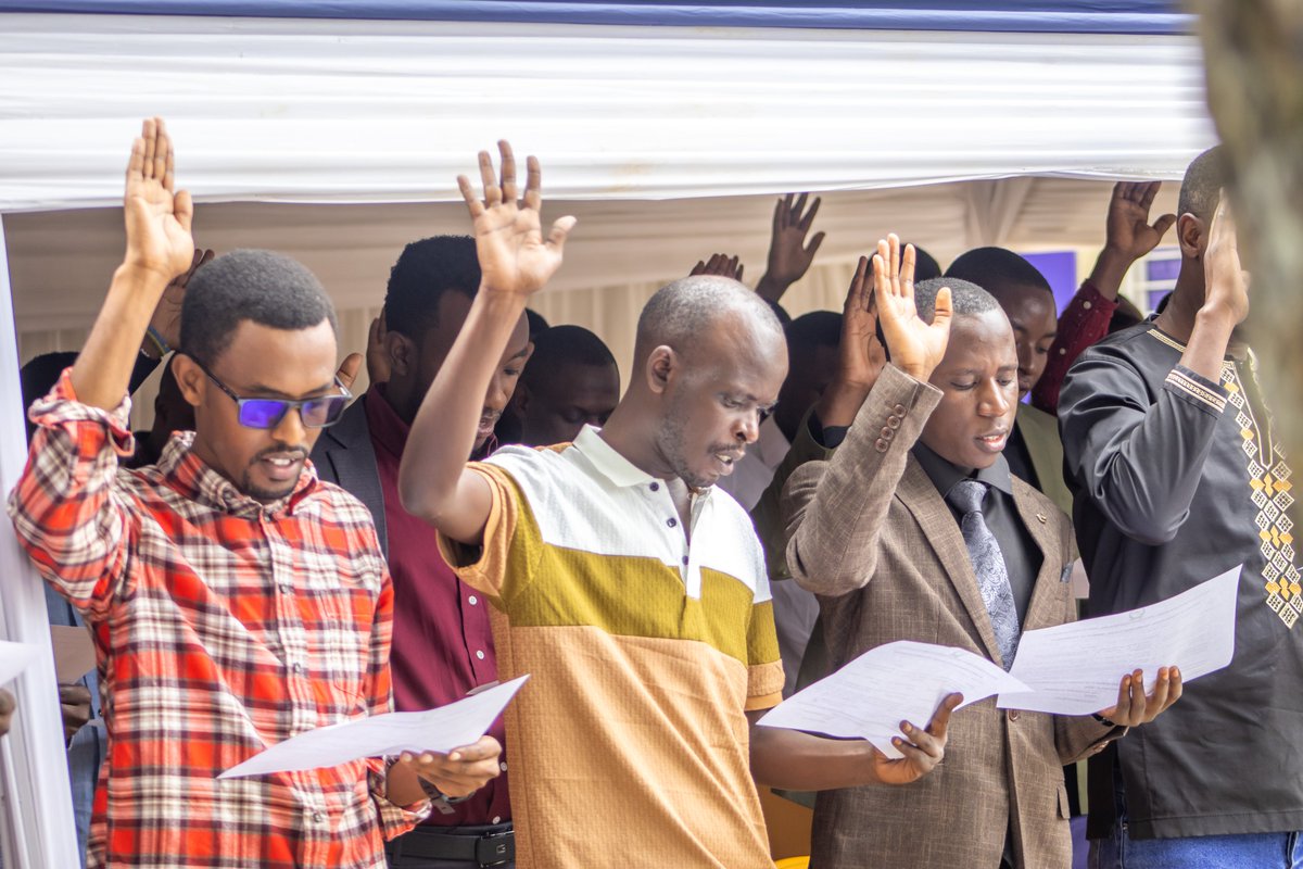 RwandaEngineers's tweet image. Welcome to all our newly sworn members! As you step into this new chapter, remember: your work today shapes Rwanda’s tomorrow.

#EngineeringExcellence #EngineeringEthics #Professionalism #OathTaking #IER