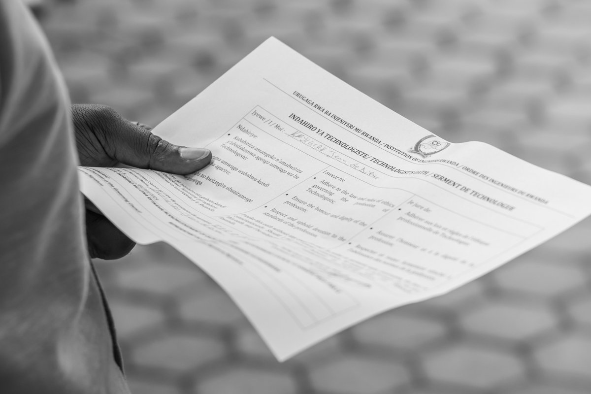 RwandaEngineers's tweet image. Welcome to all our newly sworn members! As you step into this new chapter, remember: your work today shapes Rwanda’s tomorrow.

#EngineeringExcellence #EngineeringEthics #Professionalism #OathTaking #IER