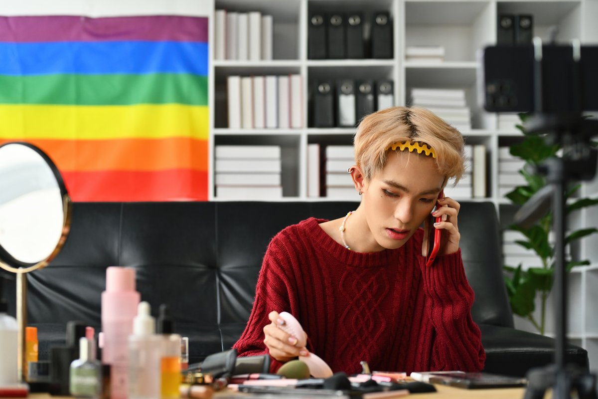 MentalHealth_MA's tweet image. #PrideMonth resource: LGBTQ+ people ages 13-24 can find a welcome social community online at TrevorSpace. Find support and make friends in a space intentionally designed for you: ow.ly/U9k950W6AQH @TrevorProject