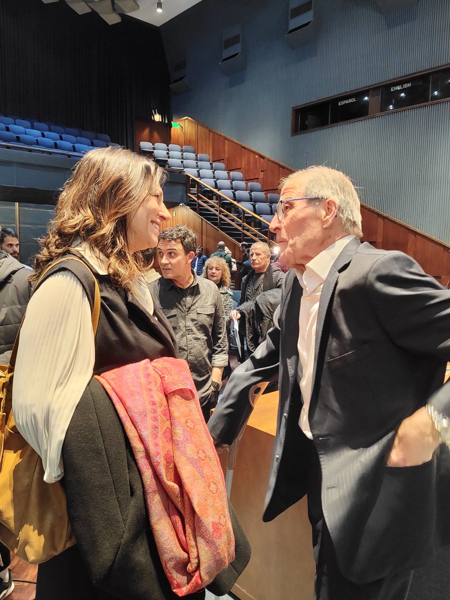 blancarodgon's tweet image. La presentación del libro del Maestro Tabárez fue otra oportunidad para que nos regalara momentos maravillosos. Cómo a él le gusta “sin estridencias” y con todo el afecto y admiración de sus jugadores. Una vez más: gracias Maestro!