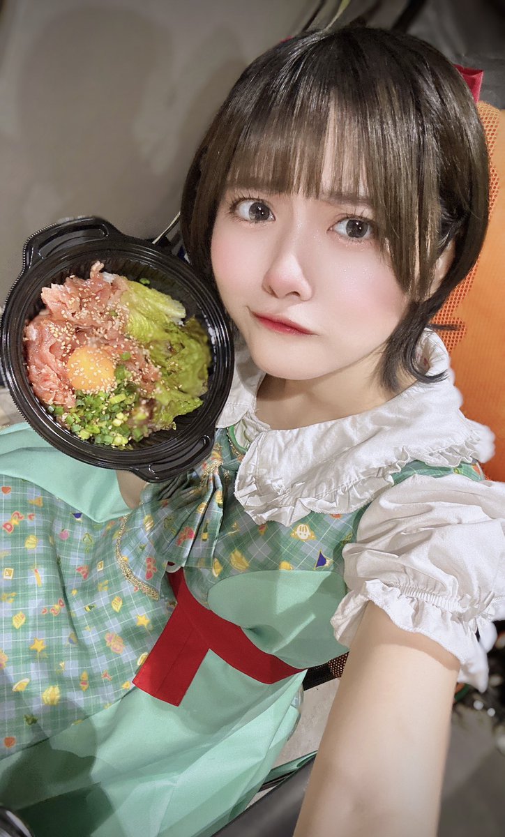 リハ終わった！
ライブよろしくにぇ〜！！😽

生ハムユッケ丼が美味しすぎる問題

今日ライブなかったらビール飲んでるところだった、危なかったー😭💦