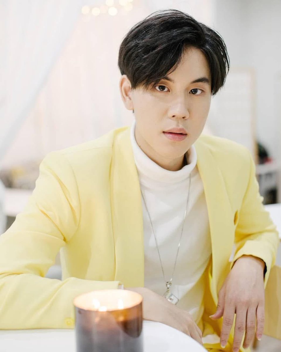 นั่งเครียโทรศัพท์แล้วไปเจอรูปนี้เมื่อ 6 ปีที่แล้วมา น่าจะเป็นการออกงานด้วยกันครั้งแรกๆเลยมั้งเนี่ย