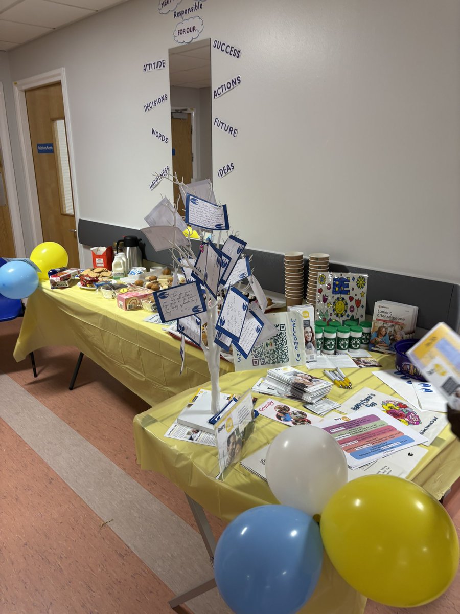 AMUFGHNCA's tweet image. AMU are celebrating Carers week with tea/coffee/ cakes and Tunde from bury carers hub is available on the unit providing information 💛 💙 #carersweek #burycarershub
