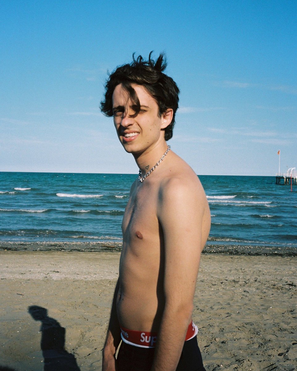 “veramente” è nata a Tenerife, ispirata dal mare. Il nuovo pezzo di <a href="/sangiovann1/">sangiovanni</a> è fuori adesso 

Ascoltalo qui sugarmusic.lnk.to/veramente