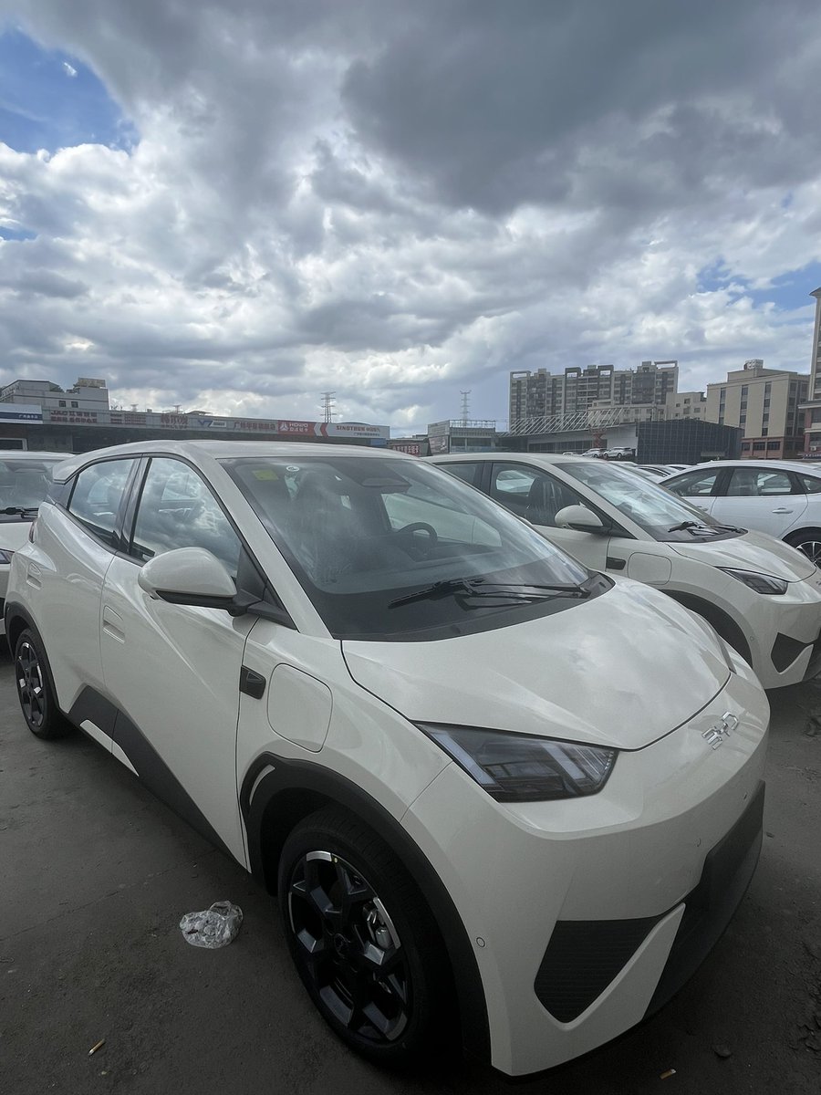 China BYD full range of car export dealers, a large number of cars in stock, welcome to consult