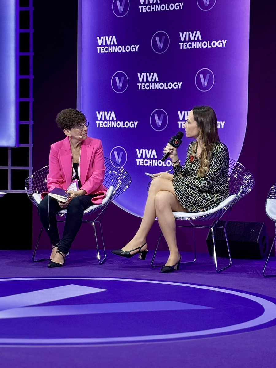 La French Tech (@lafrenchtech) on Twitter photo « Winning Strategy : how should Europe play its cards in the AI Race ? »
Intervention de <a href="/JulieHuguet10/">Julie Huguet</a> sur la Purple Stage « Winning Strategy : how should Europe play its cards in the AI Race ? »
Intervention de <a href="/JulieHuguet10/">Julie Huguet</a> sur la Purple Stage