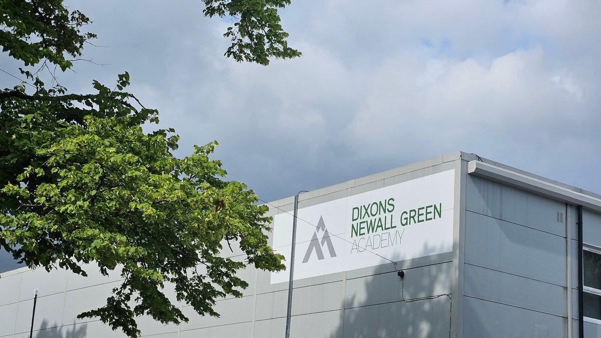 AmyFirstGive's tweet image. Excited to work with @DixonsNGA students today for their @FirstGiveUK presentation skills workshop! #PersonalDevelopment #SocialAction