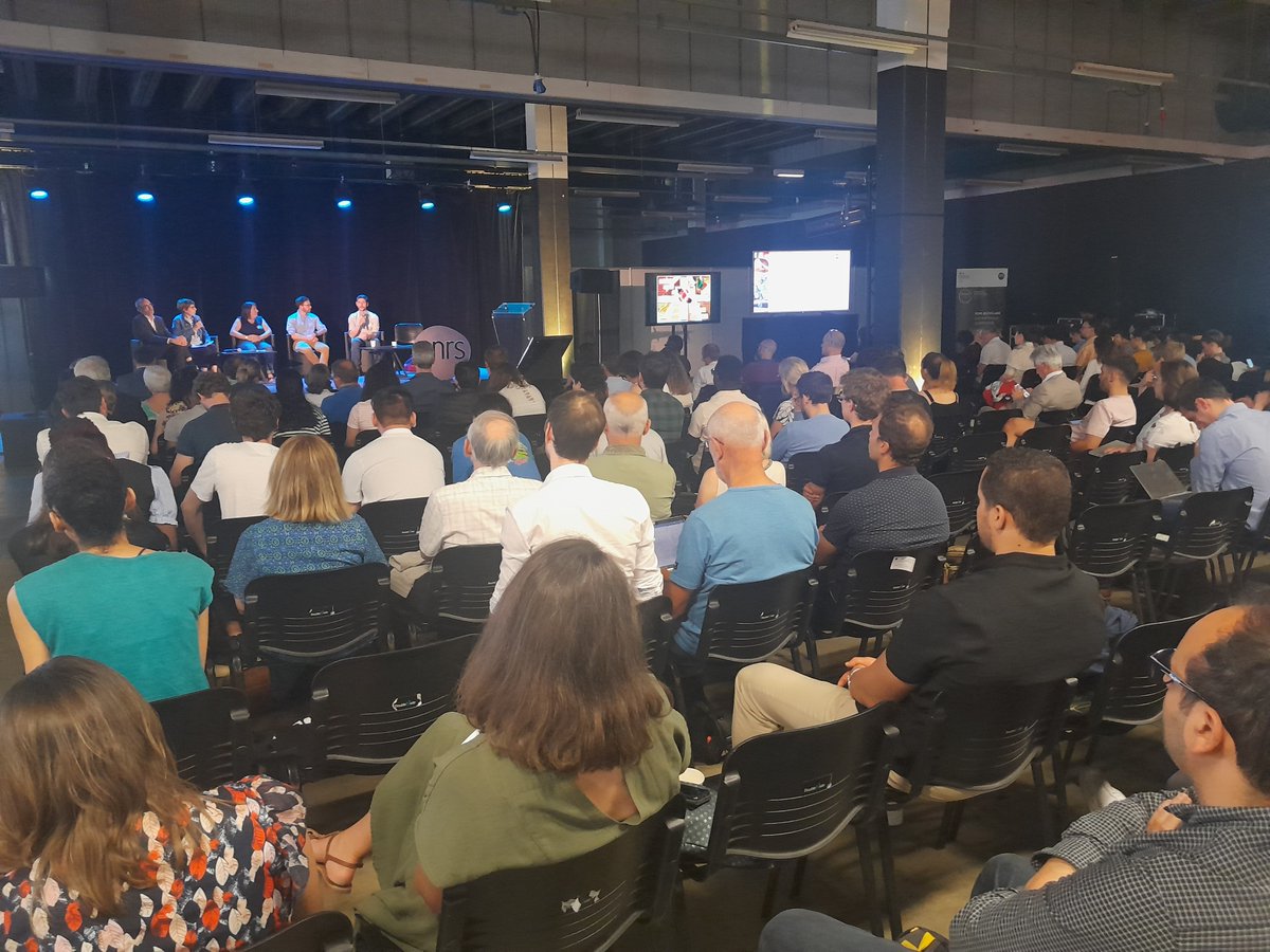 Pulsalys's tweet image. 🎤 @Pulsalys était présent et intervenait hier à la grande journée annuelle ouverte du @PEPR_SNA_Recycl avec 300 participants.
🤝 Nous animions une table ronde avec @Mecaware MTB @suez @Pole_Polymeris et nous avons présenté le dispositif #CIRCLE ♻️ ➡️linkedin.com/feed/update/ur…