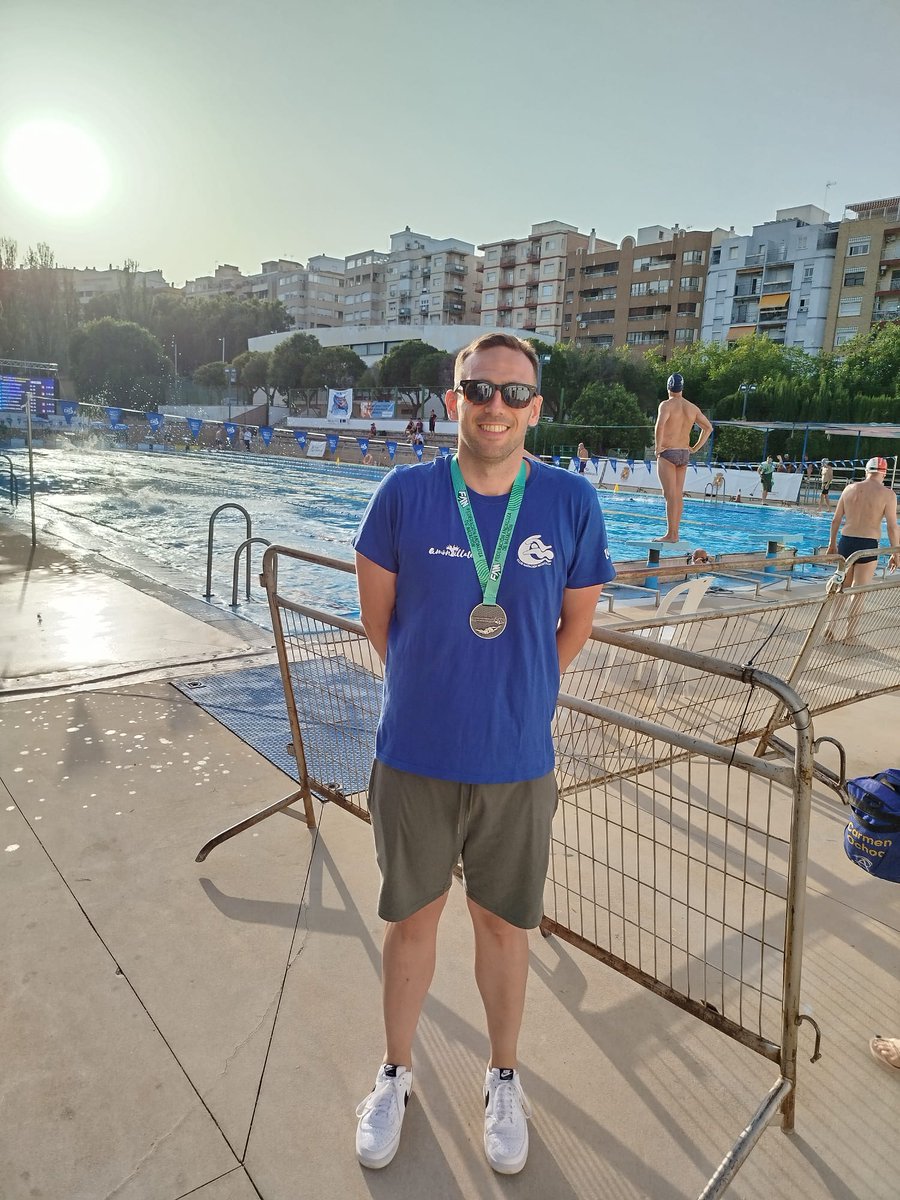 🏊‍♀️🏊‍♂️ | El pasado fin de semana, nuestro equipo máster estuvo en Jaén, donde se celebraba el Cto Andalucía de Verano Máster.
Destacar las dos medallas conseguidas por Juanmi Alcaide🥉 100 espalda y 🥈200 metros espalda.
¡¡¡Enhorabuena equipo💪🏽💪🏽!!!