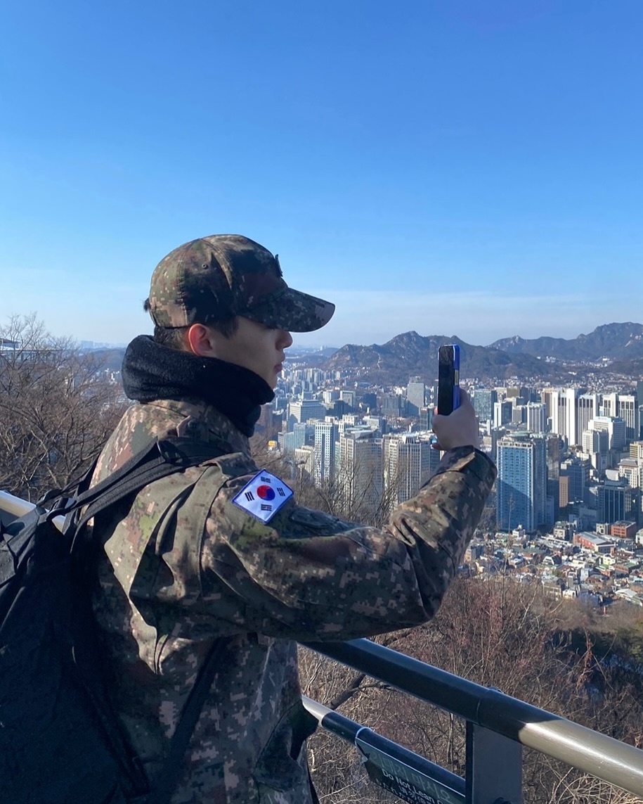 t00archive's tweet photo. Our Jyou is back 🥺
WELCOME BACK JYOU! We miss you~💙

#JYOU #제이유 https://t.co/s4EiREWNwk