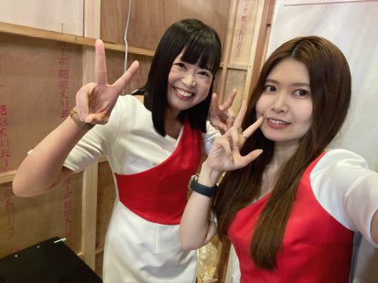 ota_atsuko511's tweet photo. 『Interop Tokyo 2025』でMCを担当したZabbixブースで、コンパニオンを担当していた #白川れんか(@ruu_mep )ちゃんと写真を撮りました📸❤️❤️

普段はレースクイーンもしてるんだって🏎🏁💕

ツーショットを撮ろうとしたのに、ADさんが入ってきたよ😂笑
(※掲載許可済みです！)
#interop25 #zabbix https://t.co/AHvseGu32t
