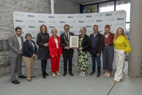 Mayor of Limerick (@mayor_limerick) on Twitter photo Mayor of Limerick, John Moran, has hosted a Mayoral Reception at Merchants Quay, City Hall, celebrating the career of season journalist, <a href="/HalloranCathy/">Cathy Halloran</a> - read more below โฌ๏ธ
limerick.ie/council/newsroโฆ
#Limerick #LimerickEdgeEmbrace Mayor of Limerick, John Moran, has hosted a Mayoral Reception at Merchants Quay, City Hall, celebrating the career of season journalist, <a href="/HalloranCathy/">Cathy Halloran</a> - read more below โฌ๏ธ
limerick.ie/council/newsroโฆ
#Limerick #LimerickEdgeEmbrace