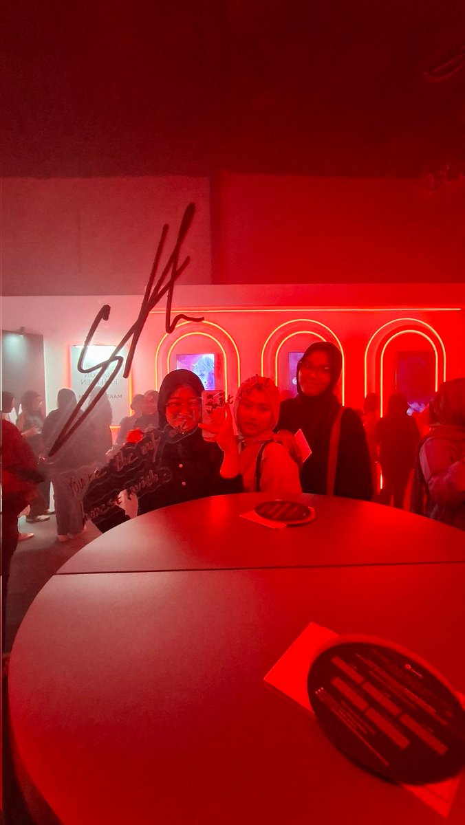 cinamorrow_ tweet media