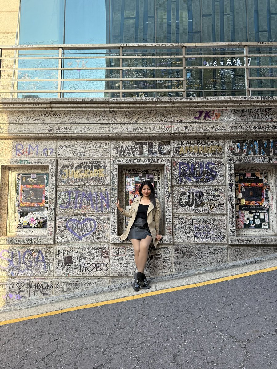 ErrolineRose08's tweet photo. Happy @BTS_twt DAY!💜
APOBANGPO!🥂
Army forever, Bangtan forever!💜

It's been our dream since 2020 to go on a BTS pilgrimage and when it finally came true, it was right around the time of Jhope's discharge from the military.😍

P.S. Manifesting to attend a BTS OT7 concert.✨🙏🏻💜 https://t.co/qKjGzUp3Wh