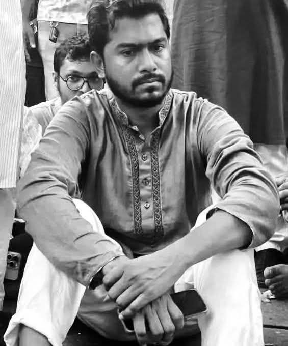 আমি খার পিছে হাঁটলাম এতদিন?