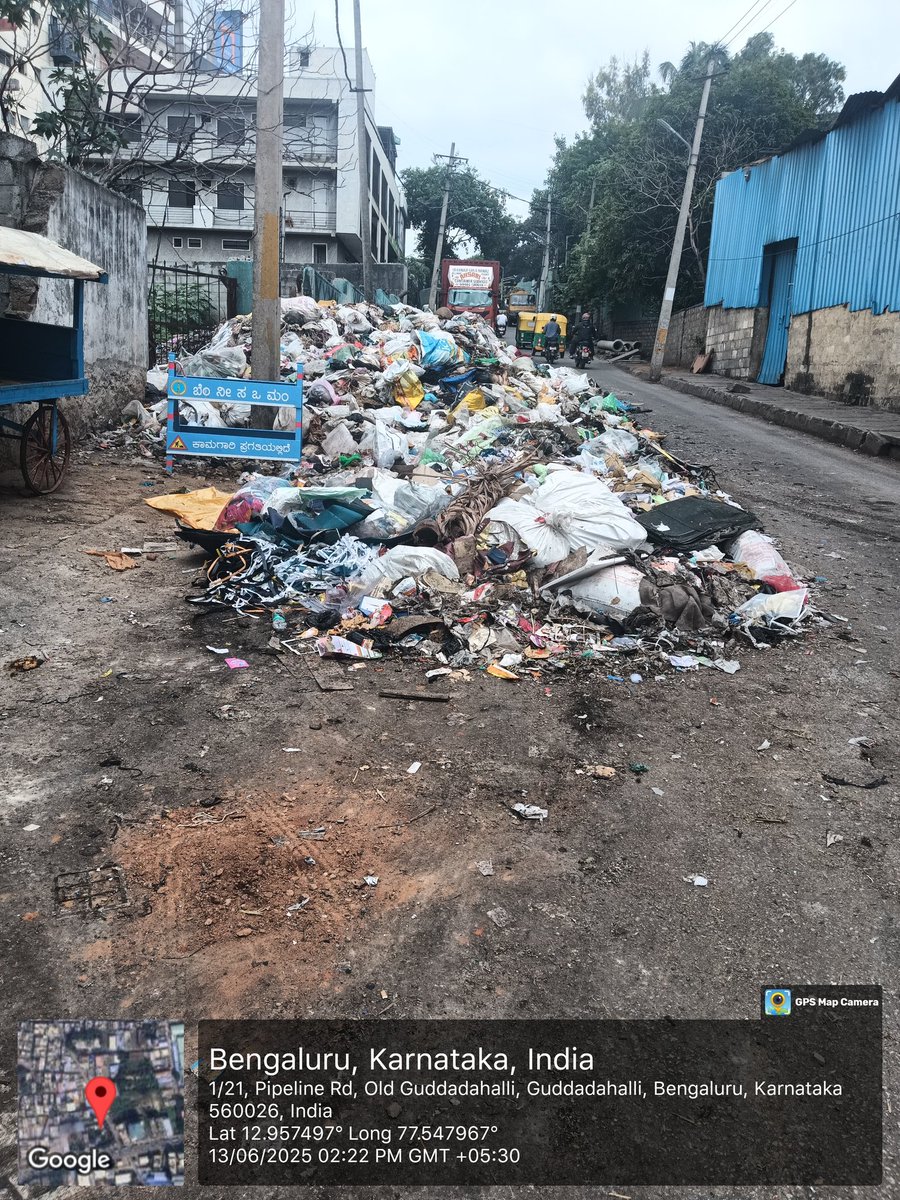 BaigJnd's tweet photo. #swatchbharat #bbmp #bangalore @CMofKarnataka @DKShivakumar @BBMPSWMSplComm @BBMPSWMSplComm @BBMPCOMM @BZZameerAhmedK pls take action as garbage is found in pipeline road since so many days posing health hazards to public . @tv9kannada @publictvnews @TOIIndiaNews @News18Kannada https://t.co/O3lEJVBhN3