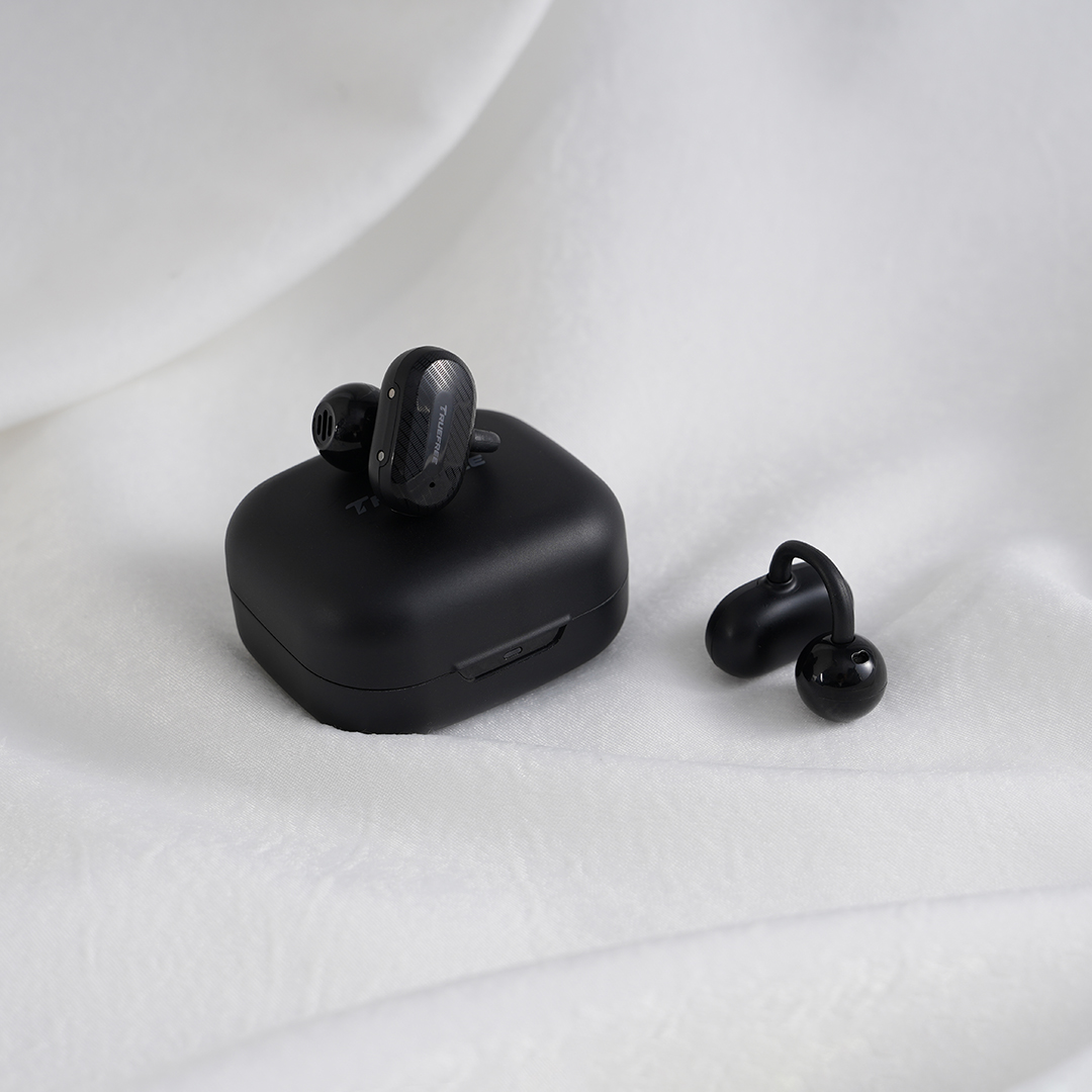 ✨ Clip-on Magic, Cloud-soft Touch. ☁️ 

Never quit on #TRUEFREE Clip C10~

#truefree #music #earbuds #tech #wireless #daily #Audio