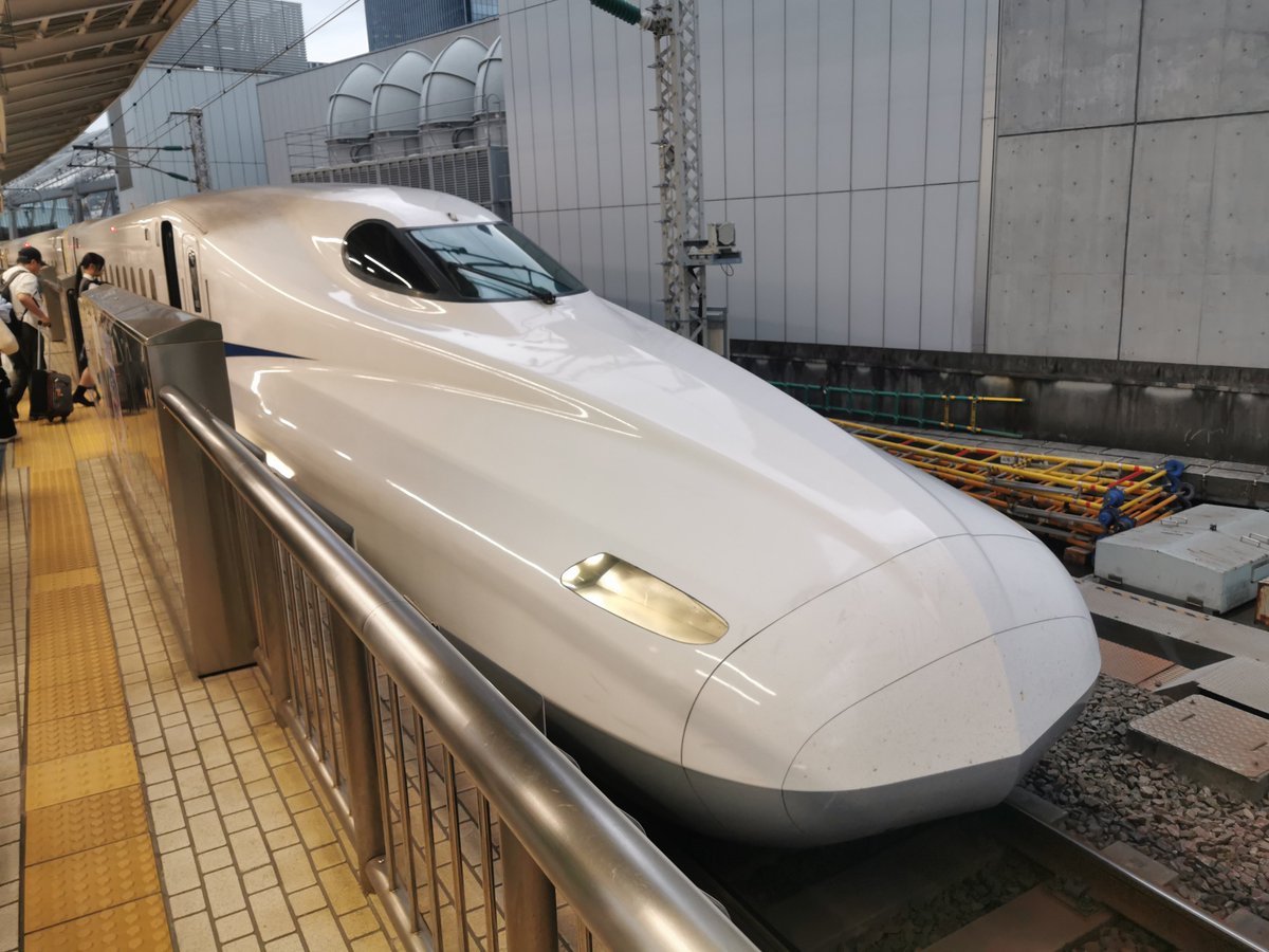 denpa893's tweet photo. おお
これが東海道新幹線に導入されるミリ波基地局か
はよ、サービス開始してー https://t.co/2QWyIXsc28