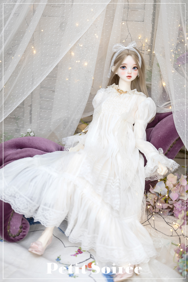 쁘띠수와레 사이트의 SD16 사이즈의 스모킹 드레스 판매 페이지입니다.  

petitsoiree.co.kr/product/detail…

사진속의 바디 정보  

SQ-LAB[DG-61]BODY 
FromSwitch : HD64 girl body  

많은 관심 부탁 드립니다.😊