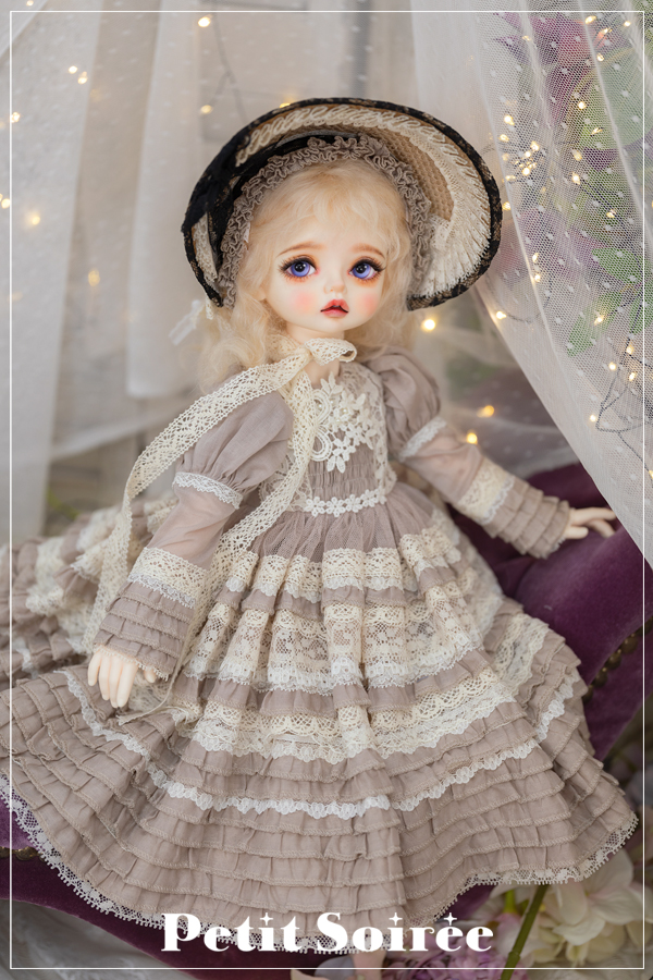 다음 주 화요일 6월 17일 쁘띠수와레 사이트에서

⭐️쁘띠 비쥬 본체 1체

⭐️비앙데 마론  풀세트 1체 판매 예정

Make up by Rollingpumpkin
Outfit by Chouette

⭐️포숑 바디 (MSD급 43cm) 재판매 시작

포숑 바디 재 판매 기념으로 바디  20% 할인 예정!

많은 관심 부탁 드립니다!🥳🥳