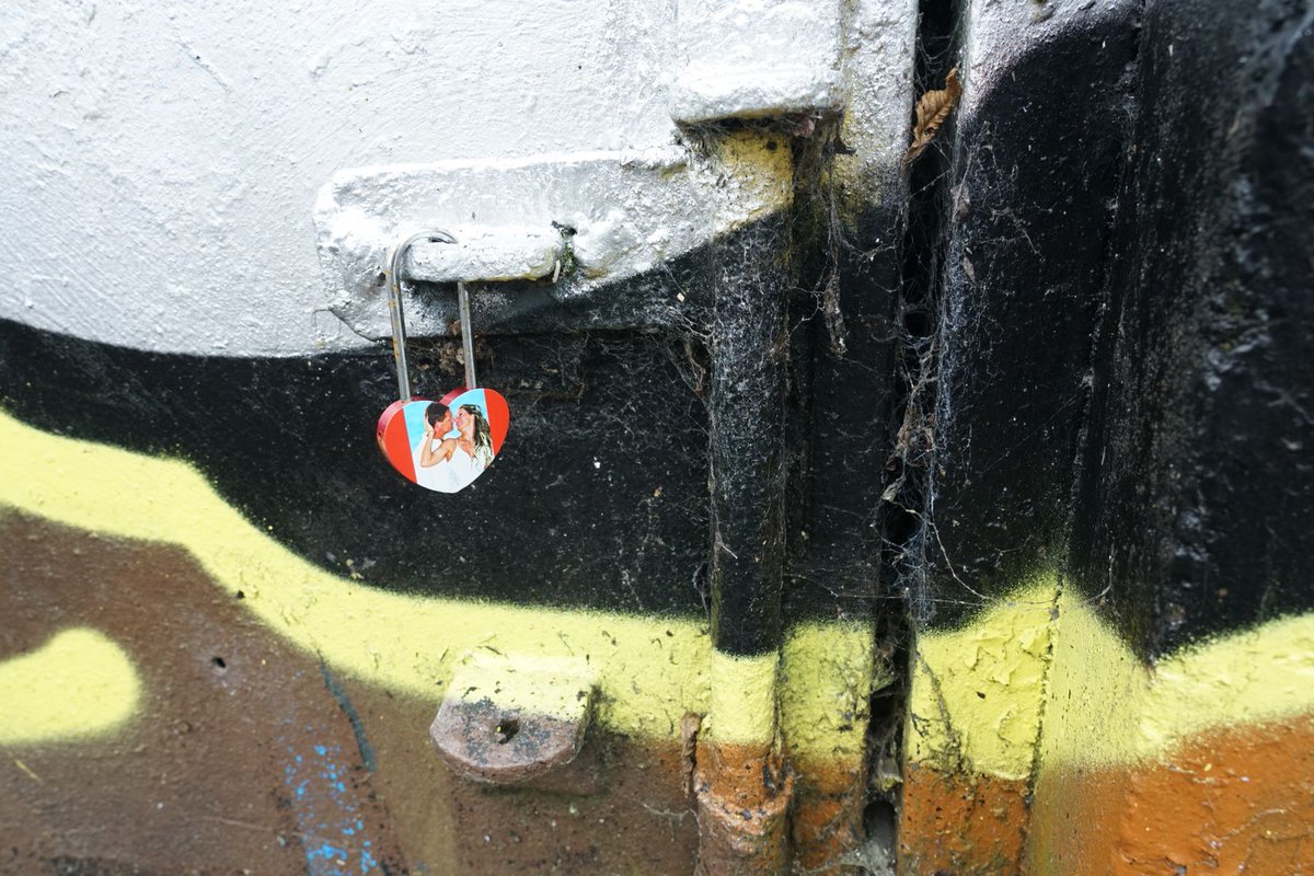 What is happening now around #Belfast's #peacewalls?  Anyone who lives, works or creates near/on the interfaces is welcome to attend this conversation day at Townsend Memorial Hall Mon23Jun. With 20 new images by #FrankieQuinn More info &amp; sign up .... eventbrite.co.uk/e/belfast-peac…
📷