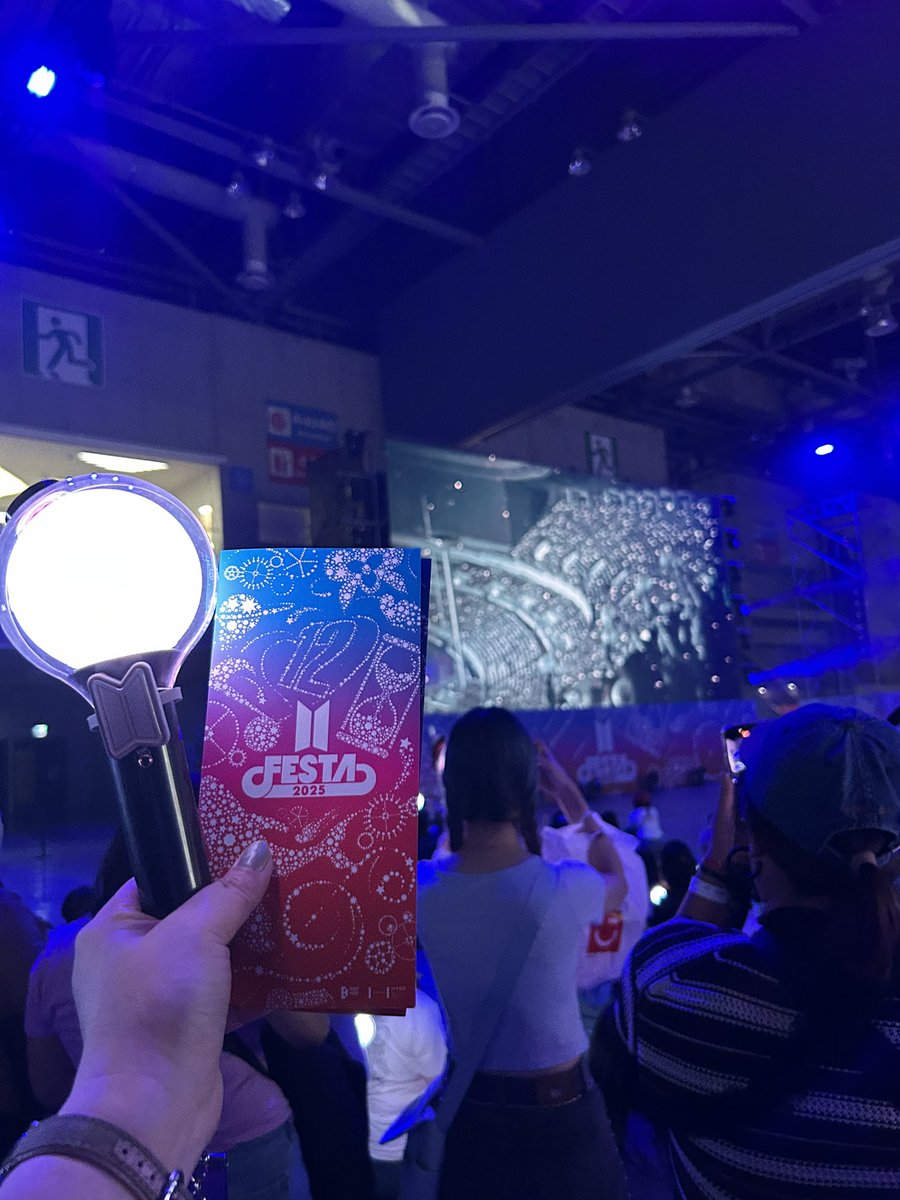 corida_corida's tweet photo. 6月13日恒例FESTA中💜
 #BTS12thAnniversary 
 #BTSFESTA2025 https://t.co/PKbps6O04P