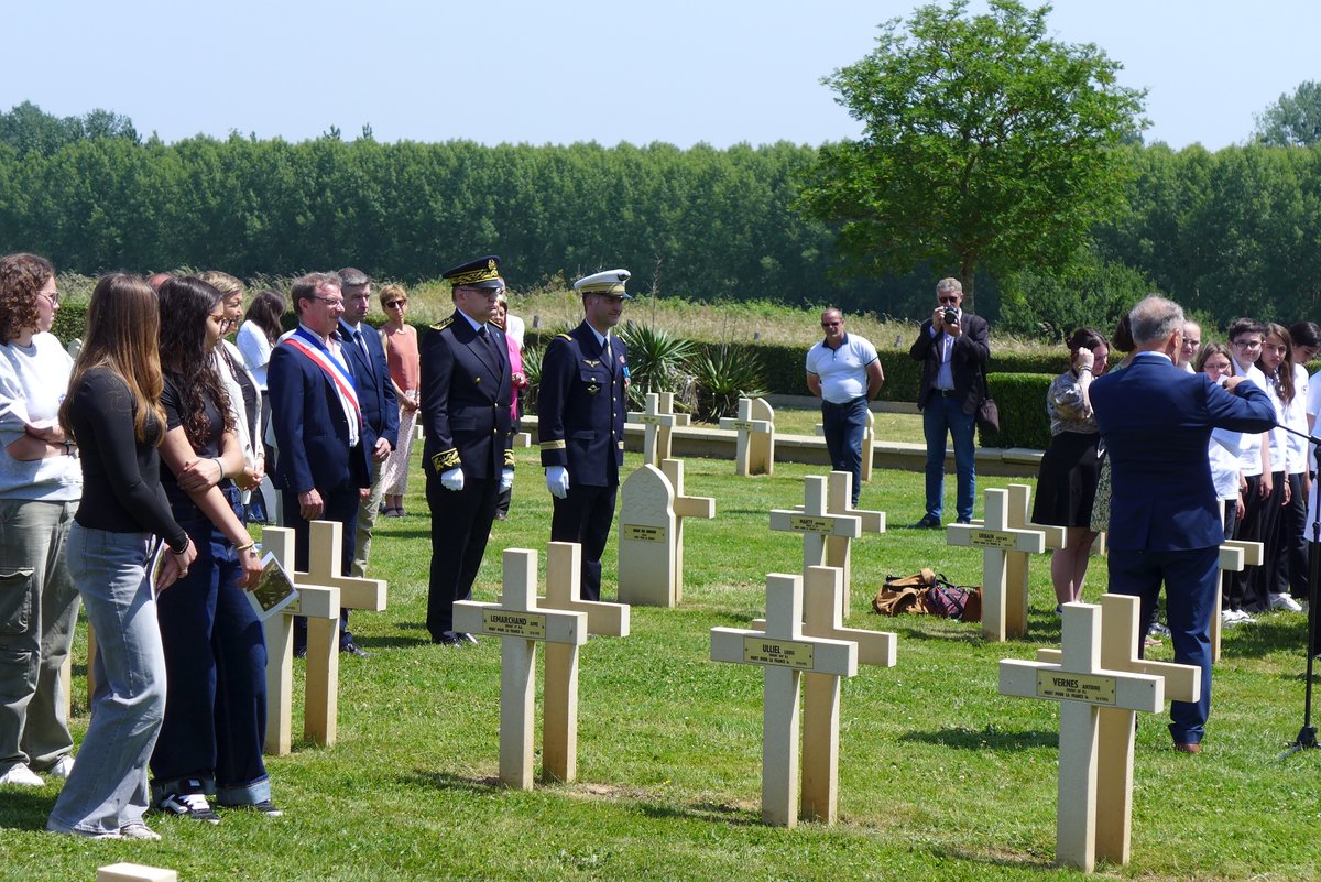 Image de Préfet de l'Oise - Ce 12 juin, une cérémonie d'inhumation a eu lieu à Thiescourt pour 5 soldats français inco