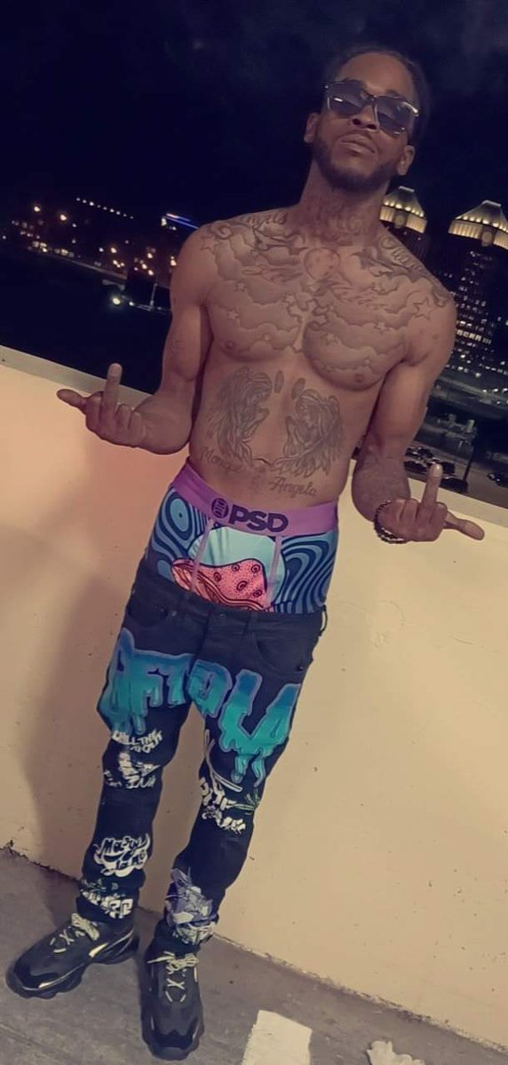 TheGeneral_54's tweet photo. it's my 🅱️birthday 6/13♊♊ https://t.co/USQgqKuGfe