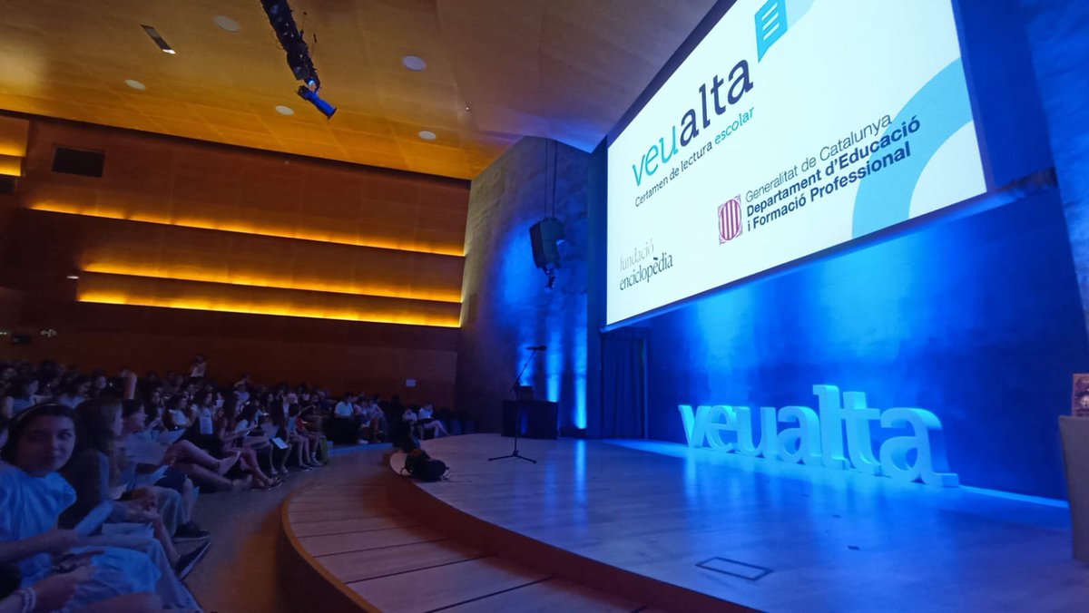 Comença la  #FESTADELALECTURA

🏛️  Auditori L’illa, Barcelona

🗓️ 13 de juny de 2024

 🕛11:30

📺Segueix-nos en directe: youtube.com/live/FS1ZPIFPt…

📚 Una iniciativa de la Fundació <a href="/GEnciclopedia/">Enciclopèdia Catalana</a> amb el suport de <a href="/educaciocat/">Educació</a>