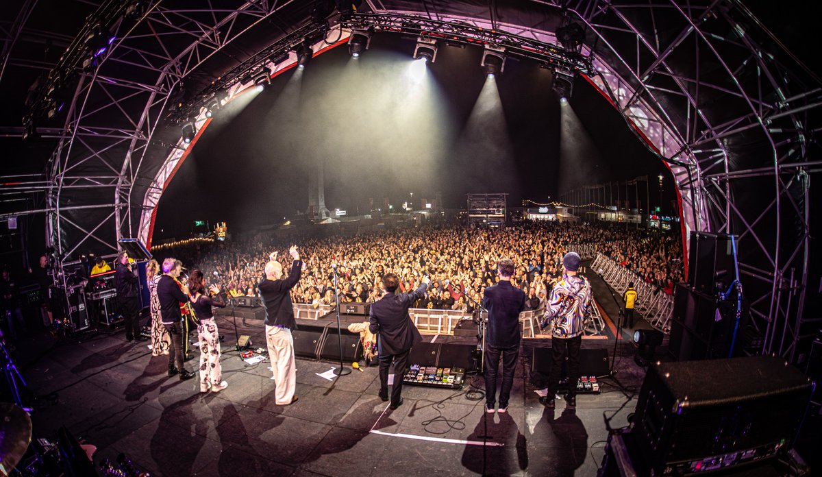 James (@wearejames) on Twitter photo Thank you <a href="/SmmrSessions/">Summer Sessions</a> for a fantastic night at Plymouth Hoe, with great performances from @TomASmithMusic, <a href="/JamieWebster94/">Jamie Webster</a> and @razorlight. The South West were in fine voice indeed! NBL x
๐ท <a href="/pdicko67/">Paulwdixonphotography</a>
#jameslive2025 #plymouth #livemusic Thank you <a href="/SmmrSessions/">Summer Sessions</a> for a fantastic night at Plymouth Hoe, with great performances from @TomASmithMusic, <a href="/JamieWebster94/">Jamie Webster</a> and @razorlight. The South West were in fine voice indeed! NBL x
๐ท <a href="/pdicko67/">Paulwdixonphotography</a>
#jameslive2025 #plymouth #livemusic