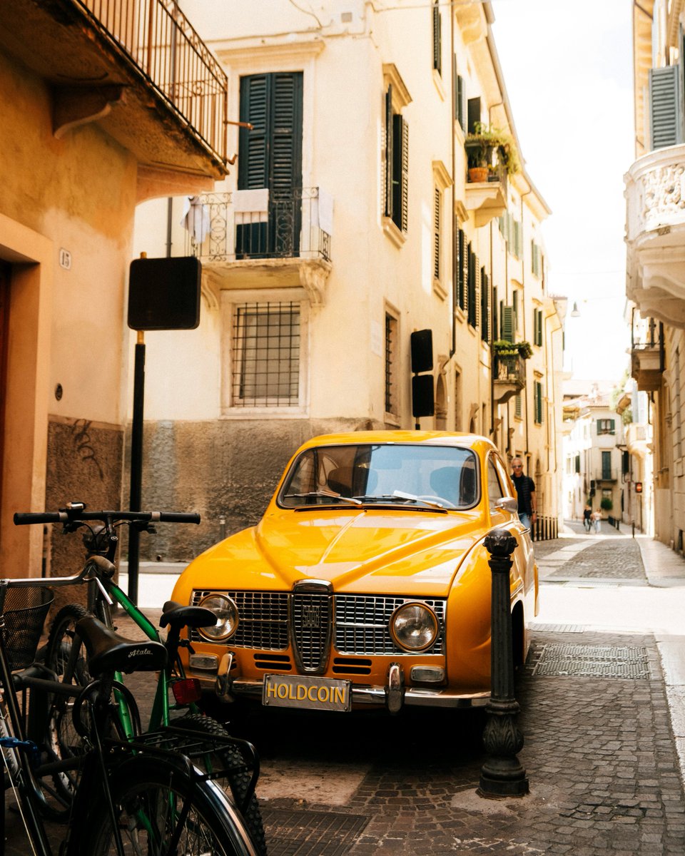 HoldCoin tweet media