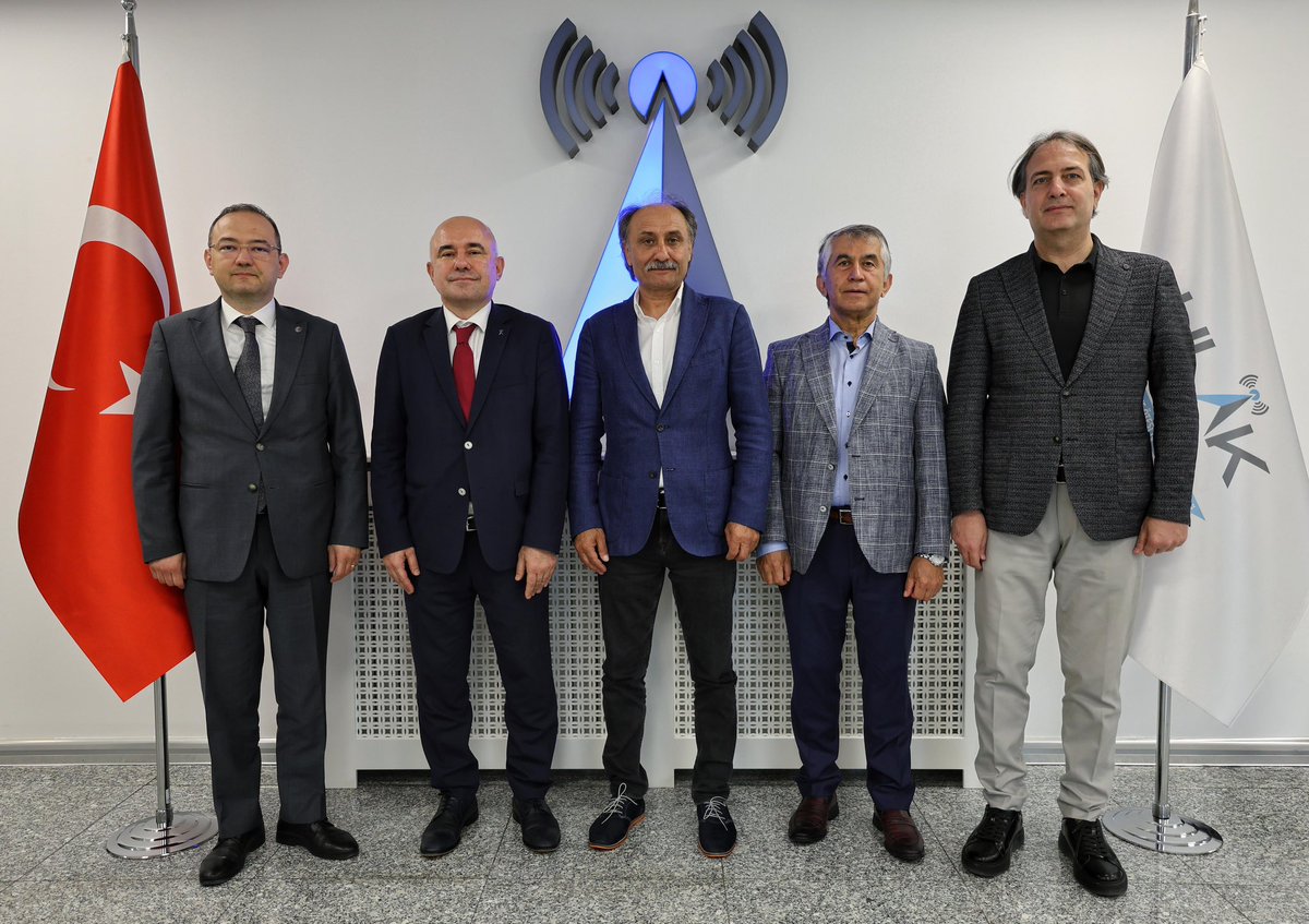 Bilgi Güvenliği Derneği Başkanı Prof. Dr. Mustafa Alkan ve beraberindeki heyet merkez ofisimizi ziyaret etti.

Ziyaret kapsamında, bu yıl düzenlenecek olan “Siber Güvenlikte Gelecek Yaklaşımları” ve “Siber Güvenlik Düzenlemeleri” temalı program özelinde yürütülebilecek olası iş