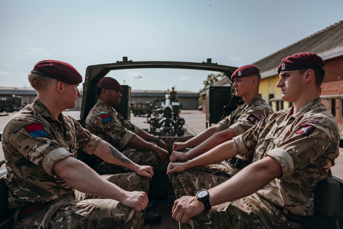 Practice makes perfect: 7th Parachute Regiment RHA rehearse to fire a 21-gun Royal Salute in Castle Park #Colchester on Saturday to mark HM The King's Official Birthday.

The guns will fire at noon💥, with the Band and Bugles of The Rifles playing at the bandstand from 1115🎺.
