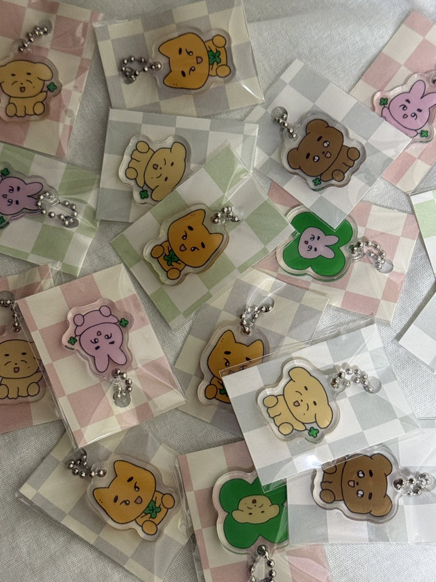 ♪~ ♬ ♪♬~♪ 후기해시 만든 기념 ♪~ ♬ ♪♬~♪

#RT 추첨 한 분께
★ 키링 + 가사 스티커 ★ 를 보내드립니다 .ᐟ 

스티커 다이어리나 핸드폰 뒤에
붙이기 딱 좋은 사이즈입니다 . . 𖦹

• 마이데이 한정
• // 예쁜 후기 작성 가능하신 분 // ♡
• 준등기비 지불 가능하신 분만