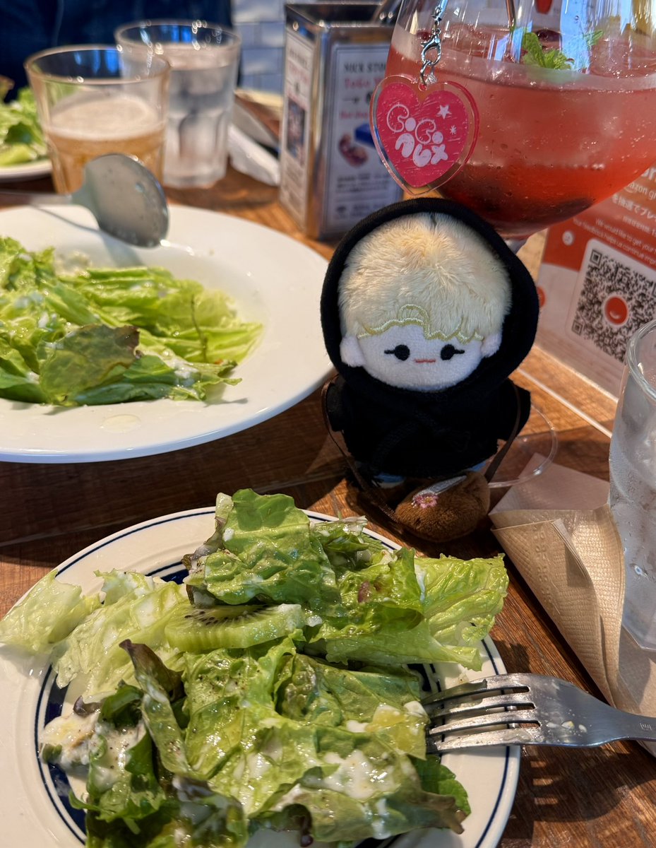 これからジュンスに会うために映画館に向かいます。