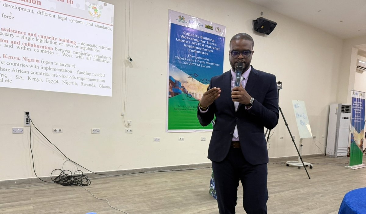 talkmorechidede's tweet photo. It was an incredible opportunity to share insights and practical strategies to implement the #AfCFTA Protocol on Digital Trade with Sierra Leone's AfCFTA National Implementation Committee in Freetown.
#AfCFTA #CreatingOneMarket #DigitalTrade https://t.co/HpkpcaN7Np