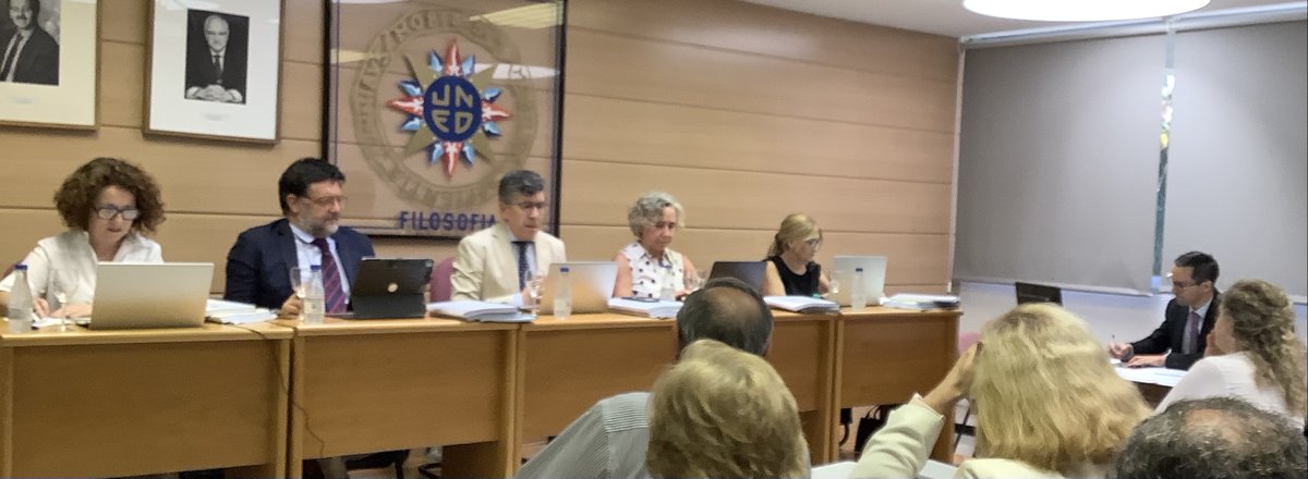 En el ejercicio de titularidad del prof. Javier Sierra Rodríguez <a href="/sierramurcia/">Javier Sierra-Rodríguez</a> 

Una gran alegría para los departamentos de Derecho Constitucional y Político y toda la <a href="/FacDerecho_UNED/">Fac. Derecho UNED</a>