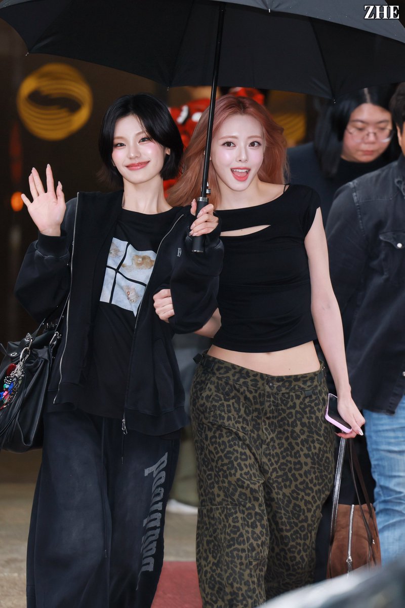 TARS432's tweet photo. 250613
#있지 #ITZY #유나 #YUNA #예지 #YEJI https://t.co/UiWXuzU91M