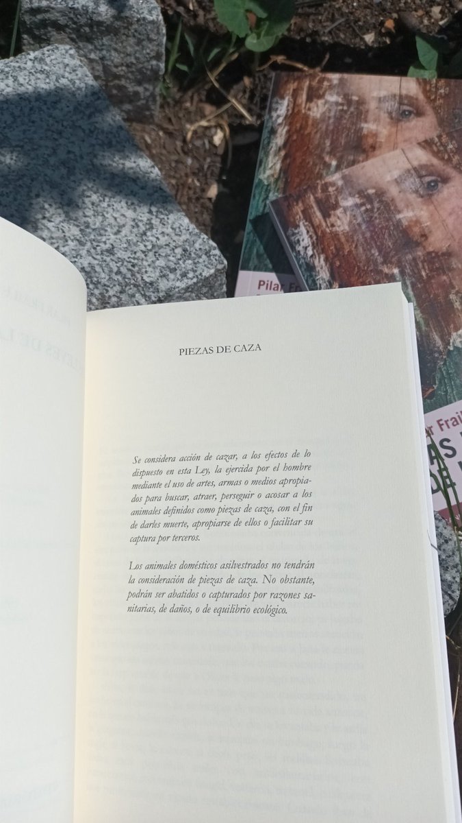 Acaban de llegar a casa y los he puesto bajo el laurel para que ahuyente 'to lo malo'.
<a href="/EdCandaya/">Editorial Candaya</a> 
<a href="/VicLit_agency/">VicLit</a>