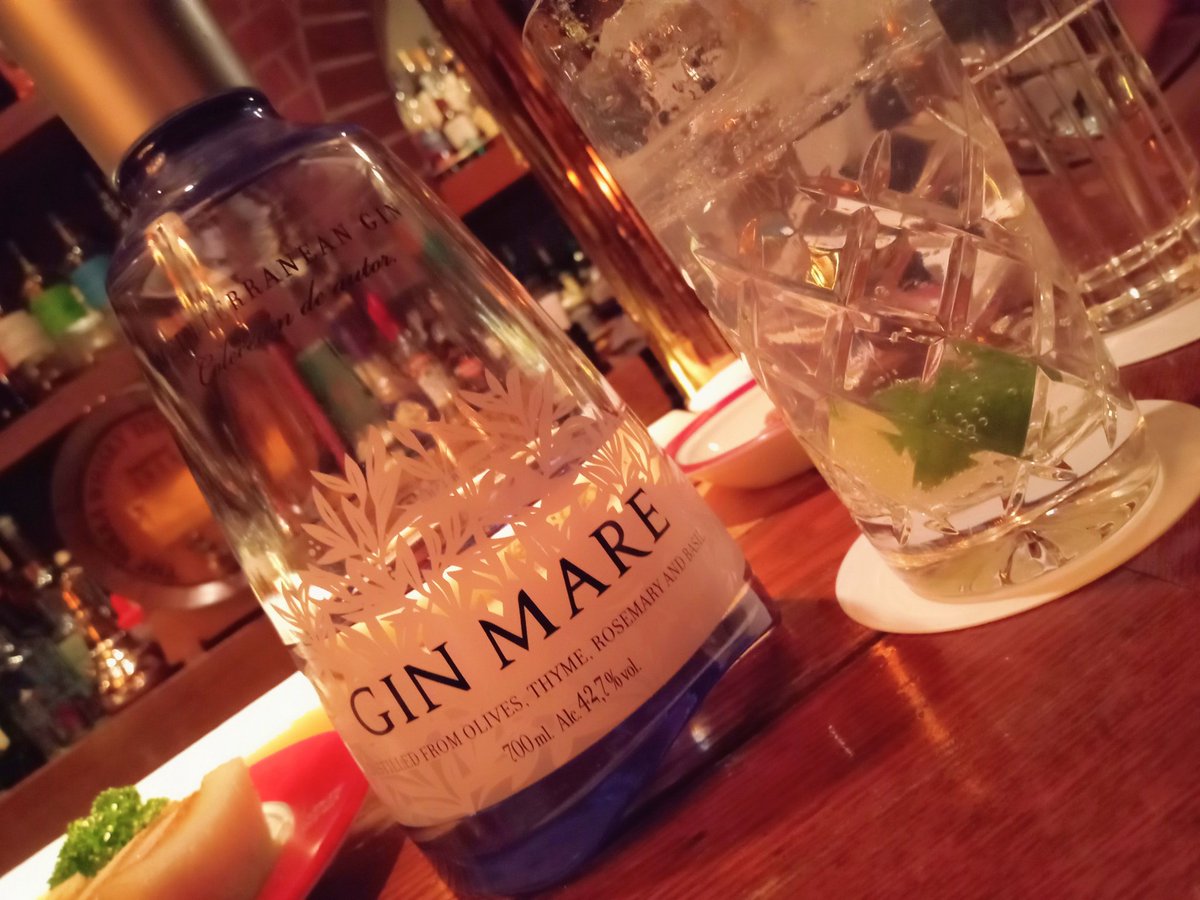 1i1ium1i1y's tweet image. ✔いつかの #bartime
#ジントニック
🍋‍🟩#ジンマーレ
#スコッチ
🥃#オクトモア 08.1 スコティッシュ・バーレイ
🥃#カリラ 2011 6年 イリディセント・カスク
@#銀座 #GINZA1954

数年振り。
また行きはじめました。

#bar #cocktail #銀座1954
#ginmare #神のジン
#scotch #octomore #caolila
.