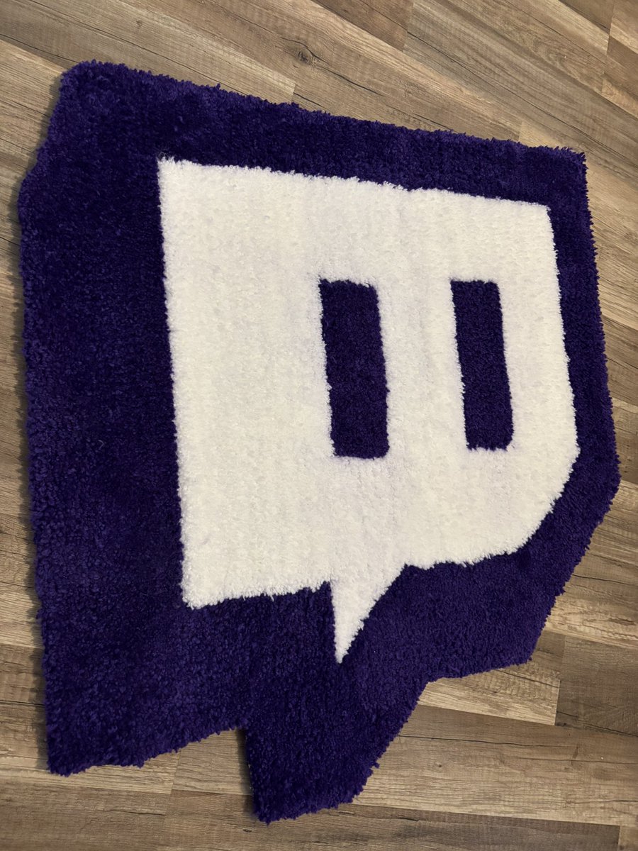 feena1986's tweet image. Dieser wunderschöne @TwitchDE Teppich hat jetzt seine Rasur bekommen und kann sich wirklich sehen lassen 💜